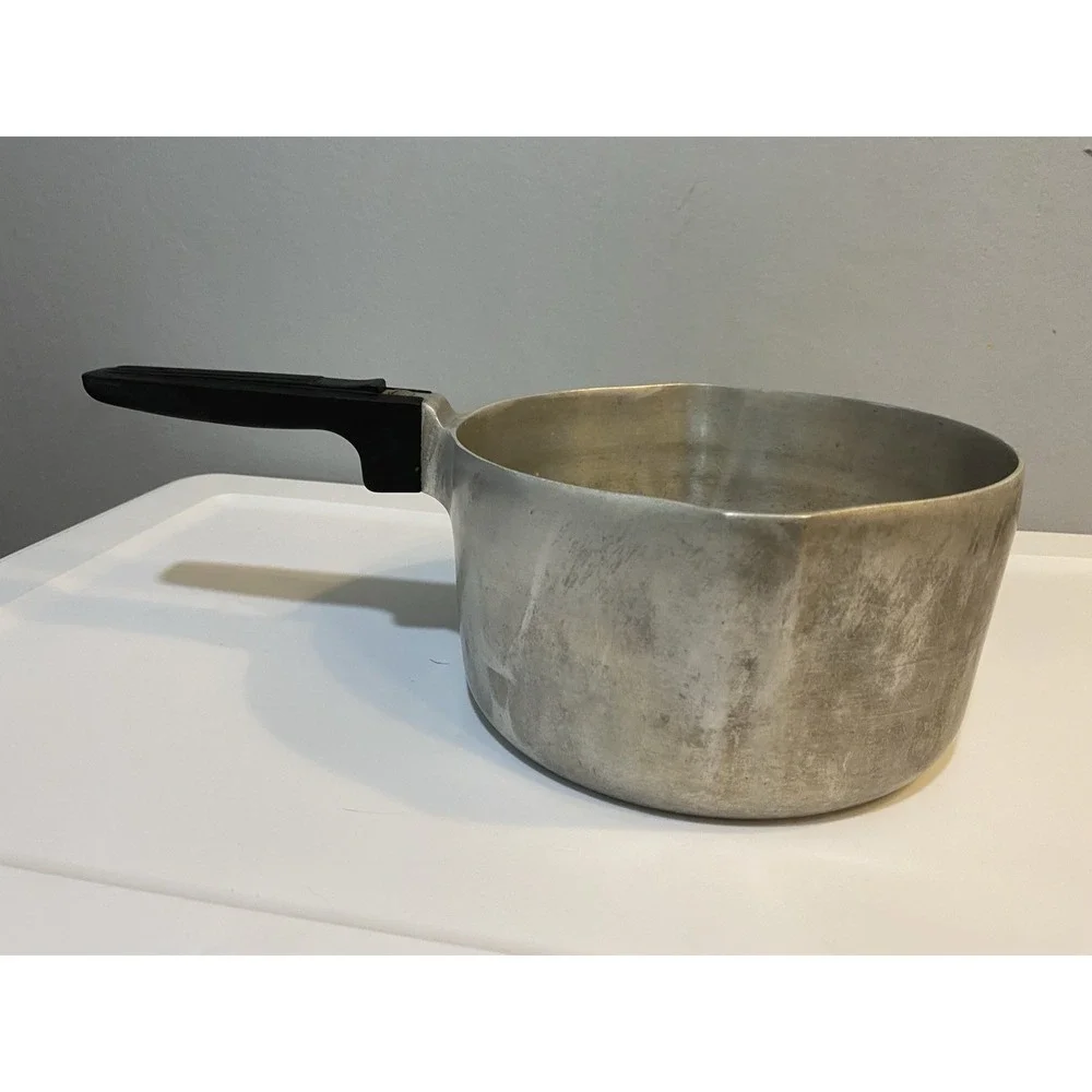 Wagner Ware Sydney-O‎ Magnalite 4 Qt Sauce Pot 4684-Double Spouts AS-IS